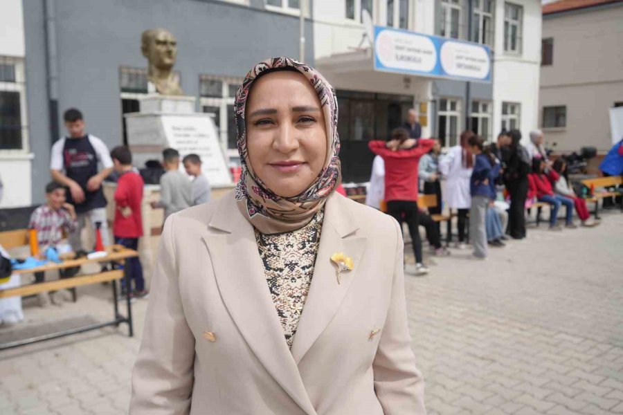 ’dijitalden Uzaklaş’ Sloganı İle Çocuklar Geleneksel Oyunlarla Eğlendi