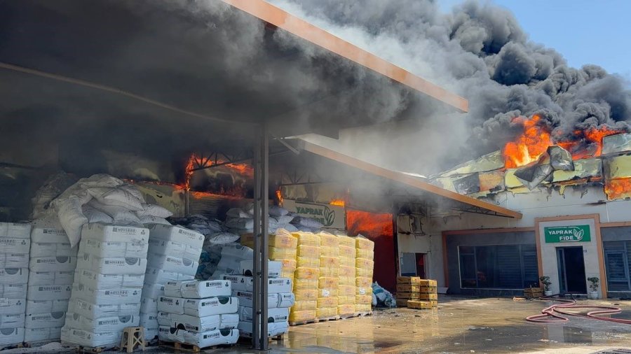 Fide Üretim Merkezinde Yangın