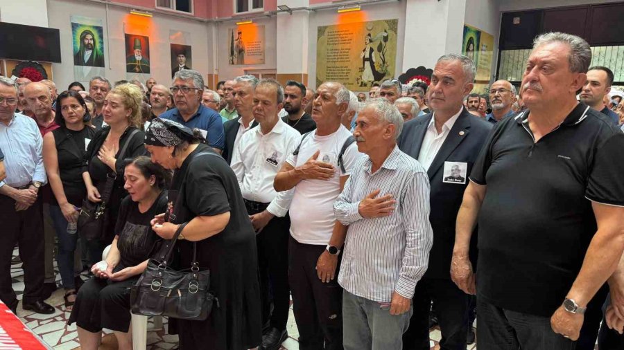 Hayatını Kaybeden Gazeteci Zeki Özer, Son Yolculuğuna Uğurlandı