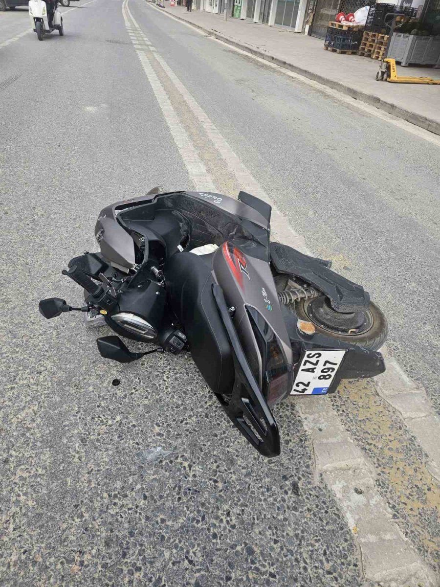 Ilgın’da Otomobil İle Motosiklet Çarpıştı: 1 Yaralı