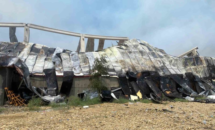 Pamuk Deposundaki Yangın Kontrol Altına Alındı:son Durum Havadan Görüntülendi