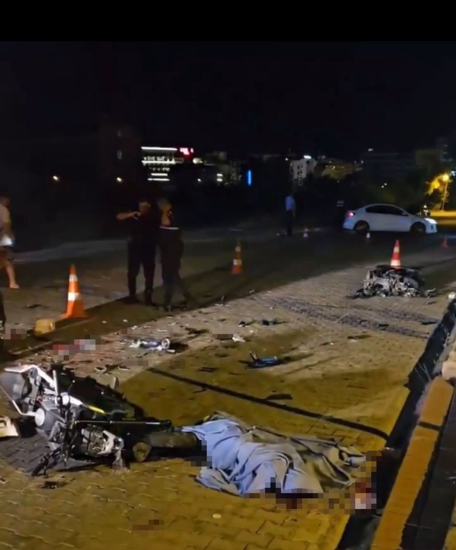 Alanya’da Motosikletler Çarpıştı: 2 Ölü