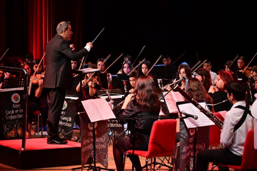Müziğin Genç Yetenekleri Kepez’de Yetişiyor