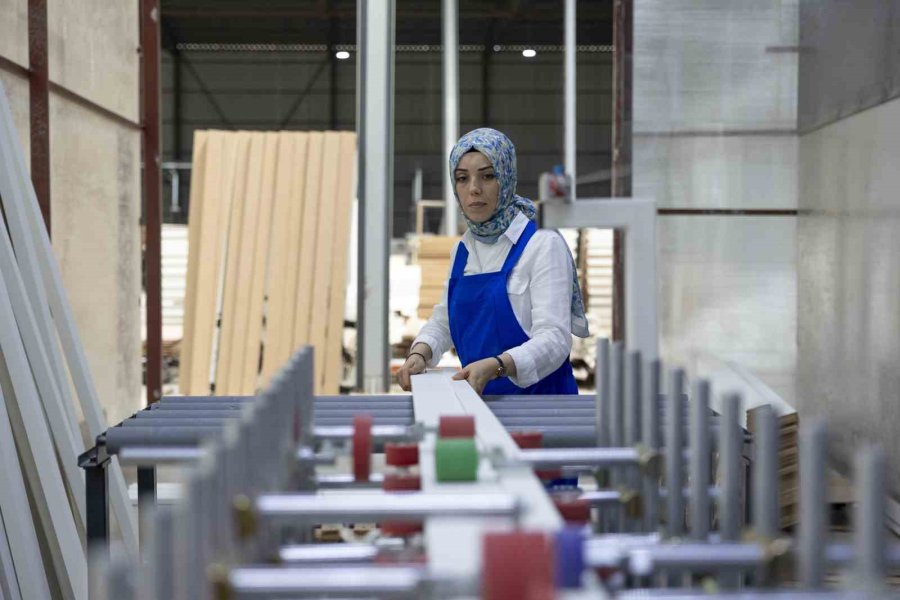 Mersin’de Kadınlar ’kadın Ustalar’ Projesi İle İstihdama Katılıyor