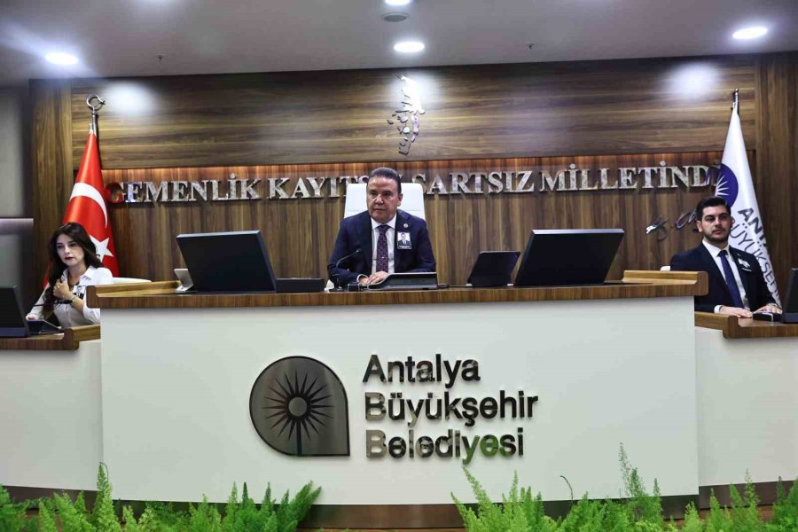 Başkan Böcek : "2025 Yılı Yatırım Programına Ek Olarak 4. Etap Raylı Sistem Projesi Alınırsa Seviniriz"