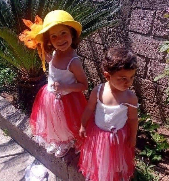 Baba Ve Kızları Yan Yana Defnedildi