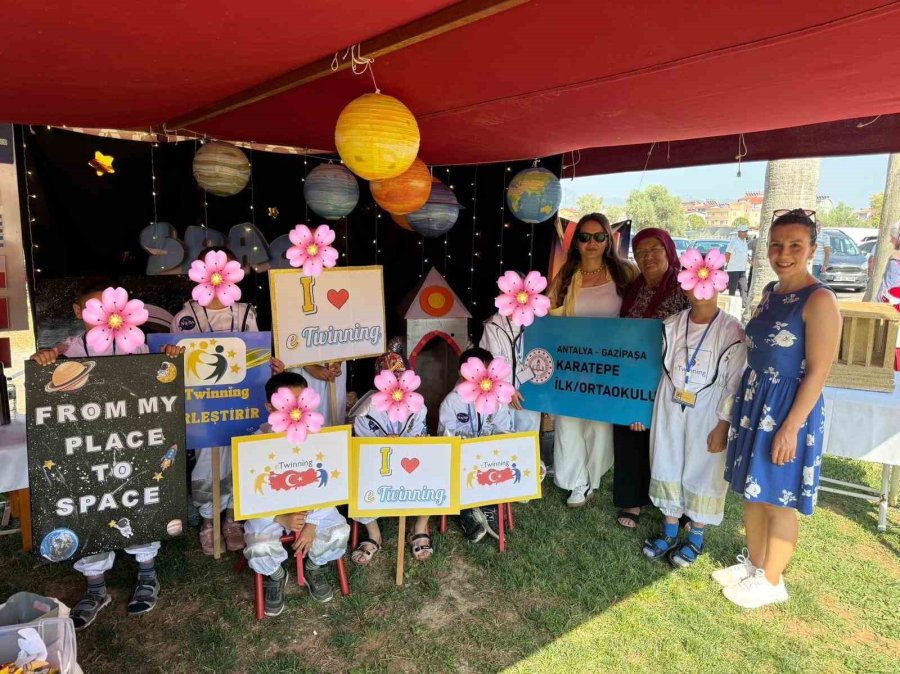 Antalya’da Etwinning Sergisi Yoğun İlgi Gördü