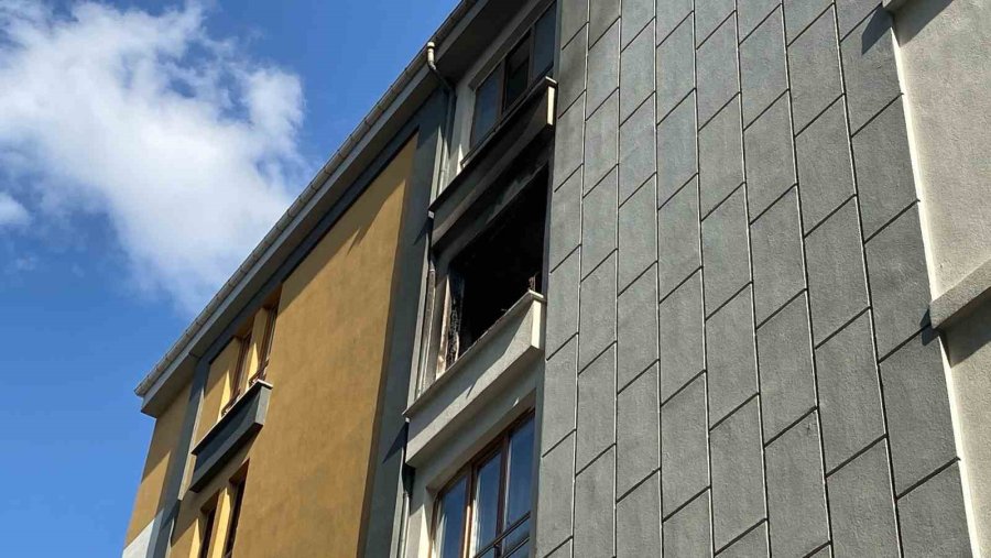 Konya’da Dairede Çıkan Yangın Paniğe Neden Oldu