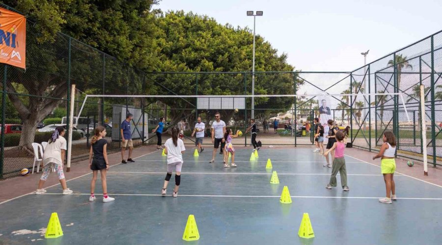 Mersin’de ’babalar Günü’nde Hem Spor Hem Eğlence Dolu Kutlama