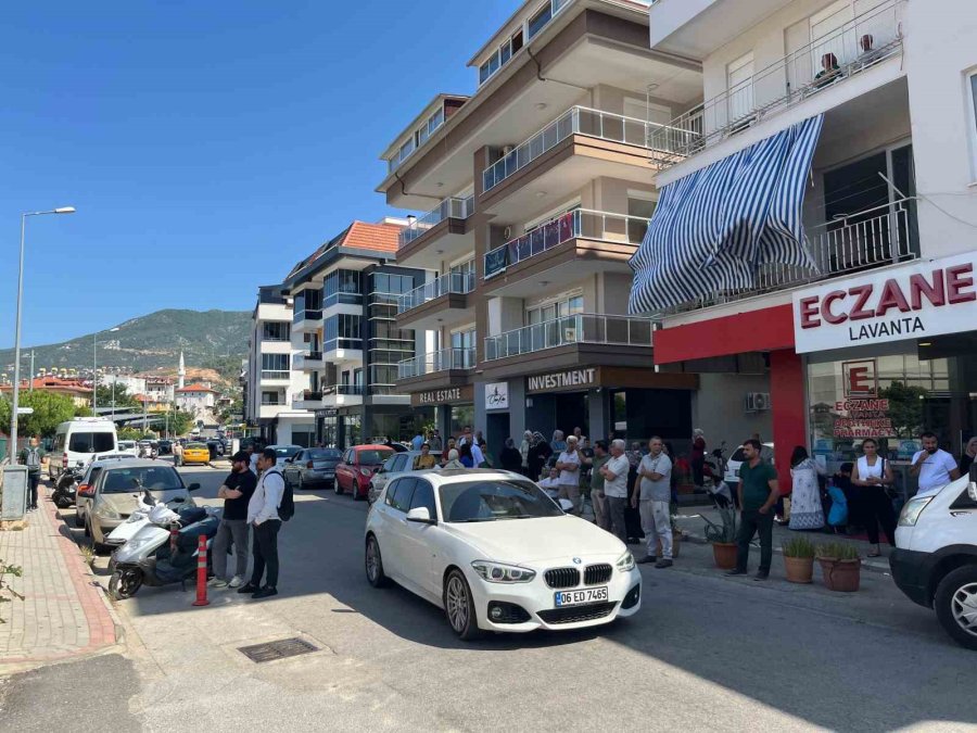 Alanya’da Ağız Ve Diş Sağlığı Merkezi’nde Yangın Paniği