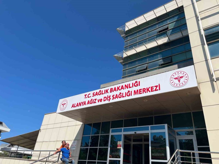 Alanya’da Ağız Ve Diş Sağlığı Merkezi’nde Yangın Paniği