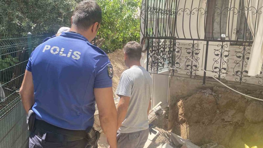 İzolasyon Çalışması Yapan İşçinin Üzerine Balkon Çöktü: 1 Ölü