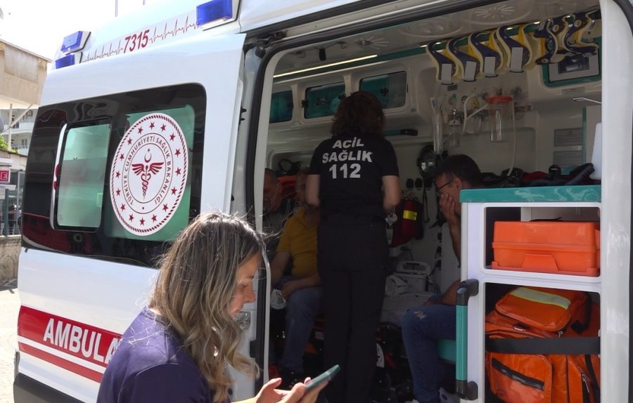 Alanya’da Ağız Ve Diş Sağlığı Merkezi’nde Yangın Paniği