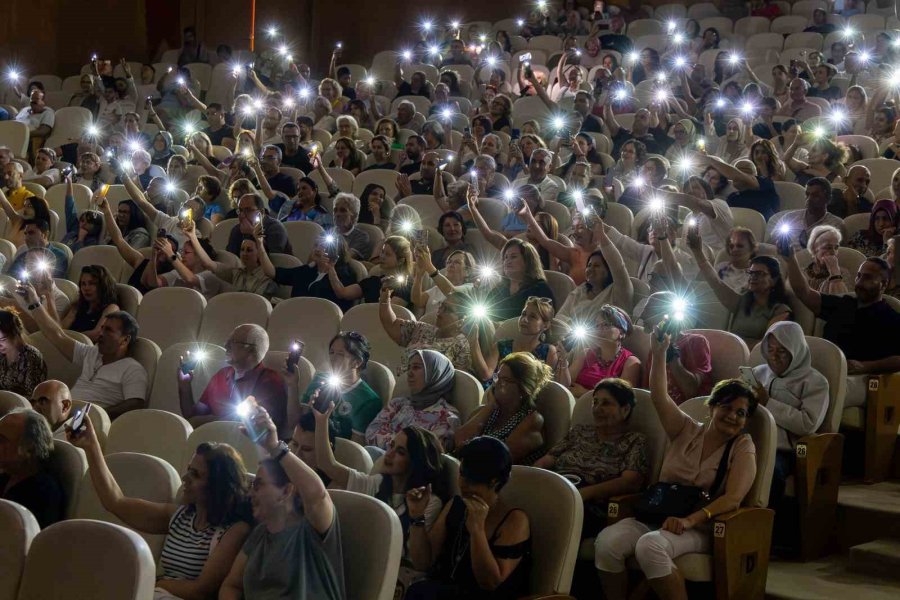 Manavgat Belediyesi Tsm Korosu’ndan "solistler Geçidi" Konseri