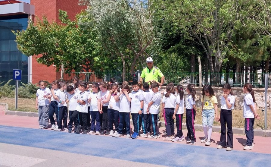 Niğde’de 758 Öğrenciye Trafik Eğitimi Verildi