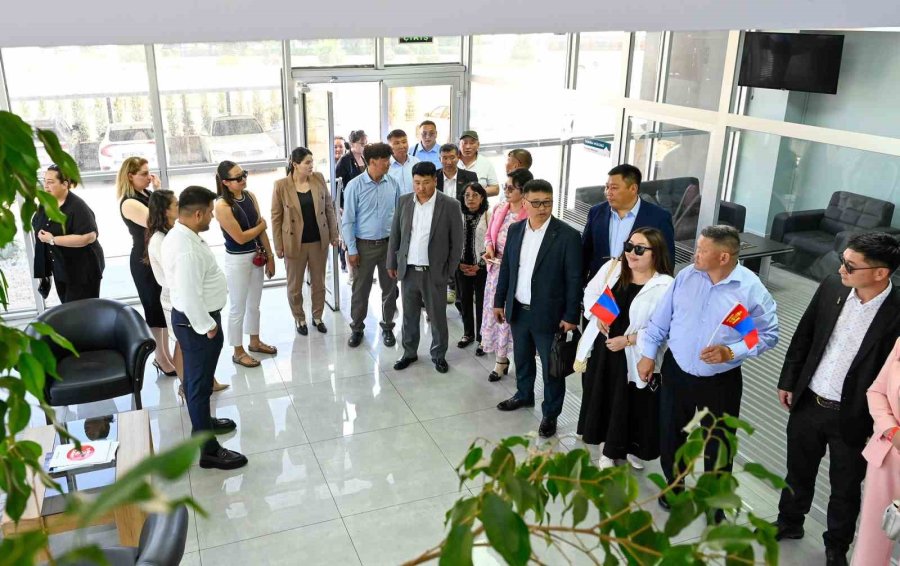 Antalya Osb’de Moğolistan İle Ticaret Köprüsü Genişliyor