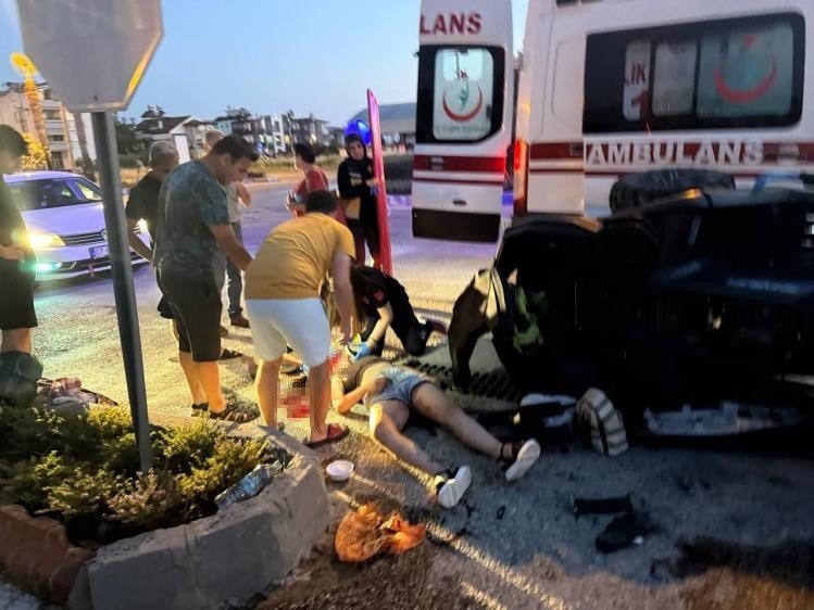 Antalya’da Atv Takla Attı: 1’i Ağır 2 Yaralı