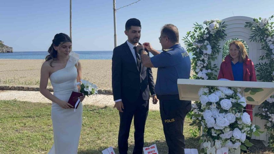 Komiserler Hayatlarını Birleştirdi