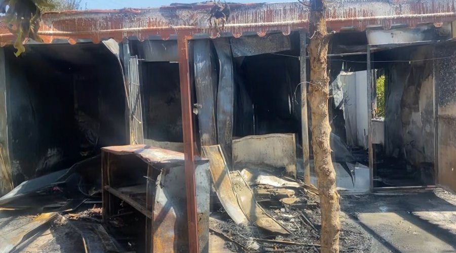 Antalya’da Çıkan Yangında Ev Ve Traktör Kül Oldu