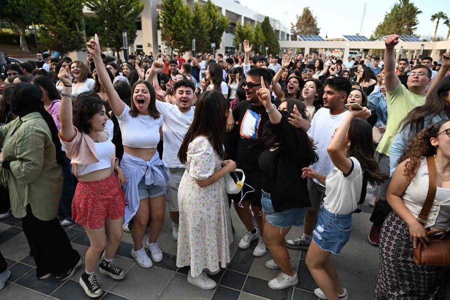 Mersin’de Öğrencilere Yks Öncesi Moral Etkinliği