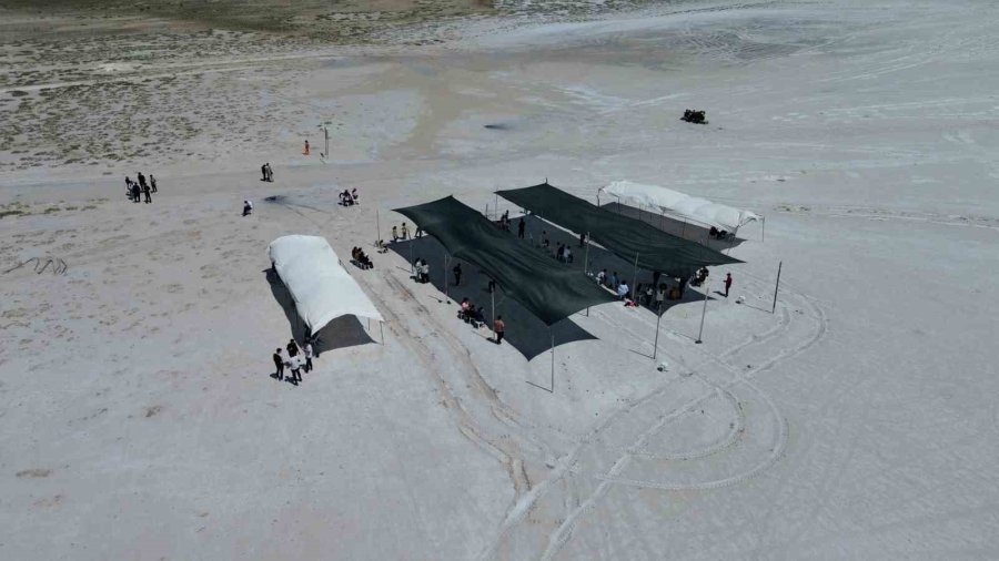 Tuz Gölü’nde Öğrencilerin Bocce Heyecanı