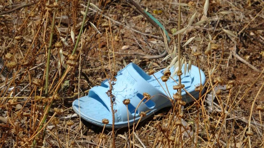 Manzara İzlemek İçin Falezlere İnmek İsteyen Kadın Turist Ölümden Döndü