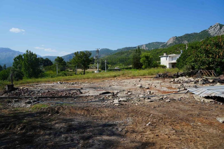 Evde Biriktirdiği Paraları Yangında Kaybetti, İmdadına Merkez Bankası Yetişti