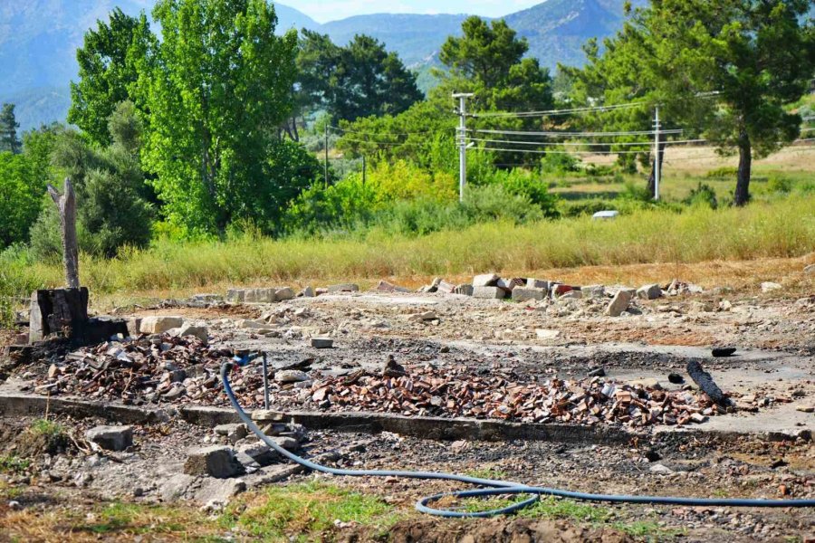 Evde Biriktirdiği Paraları Yangında Kaybetti, İmdadına Merkez Bankası Yetişti