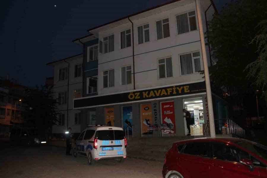 Otelin 3. Katından Düşen 2 Yaşındaki Çocuk Yaralandı