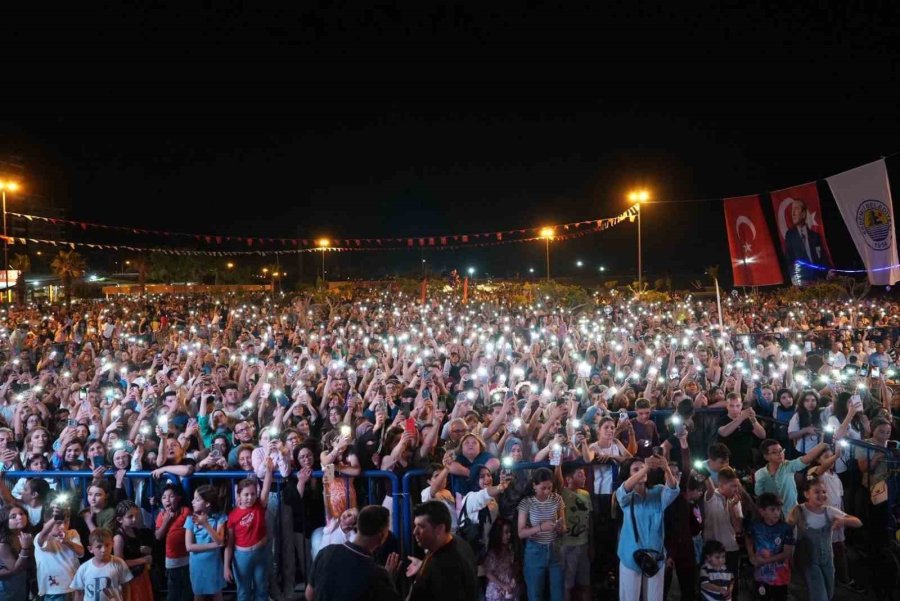 Mersin Erdemli’de Gençlere Unutulmaz Karne Hediyesi