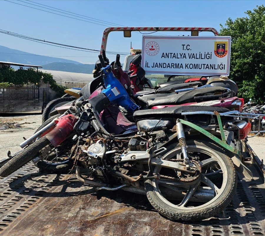 Jandarma Denetimlerinde 98 Motosiklet Trafikten Men Edildi