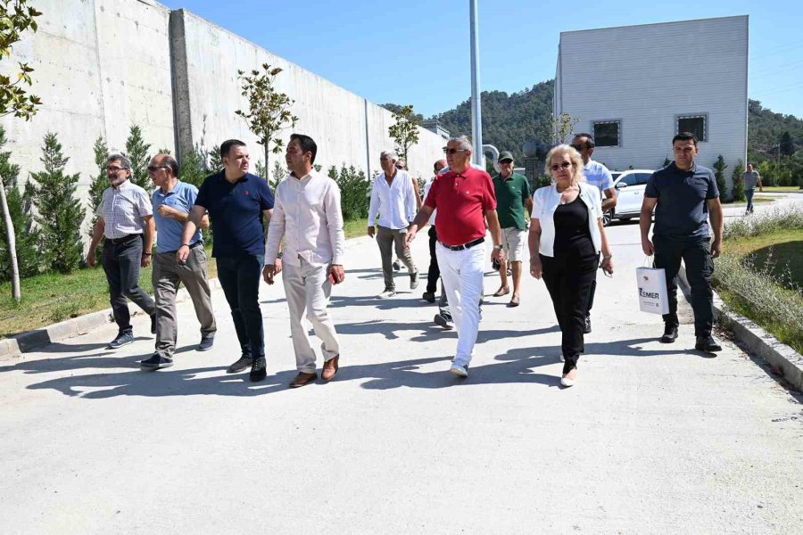 Kemer’de Vatandaşların Tepki Gösterdiği Arıtma Tesisindeki Koku Sorunu