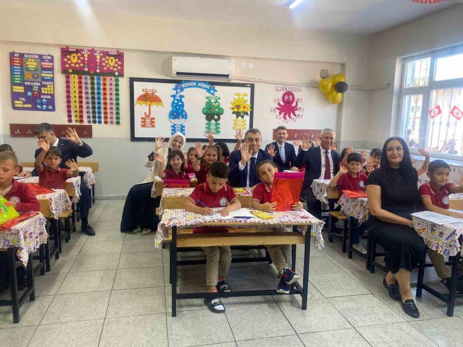 Mersin’de 403 Bin Öğrenci Karne Sevinci Yaşadı