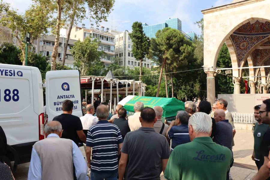 Antalya Basını Nuri Erkal’ı Son Yolculuğuna Uğurladı