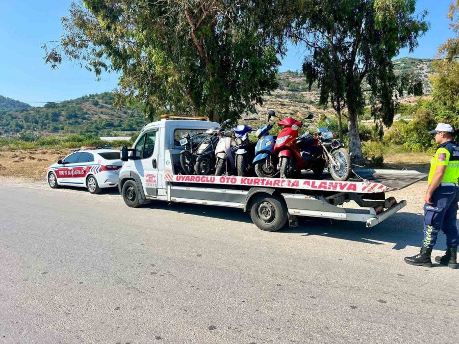 Alanya’da Jandarmadan Motosiklet Denetimi