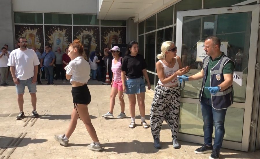 Tüm Veliler Onun İçin Seferber Oldu, Genç Kızın Hayalleri Kulağındaki Takı Yüzünden Yarım Kaldı