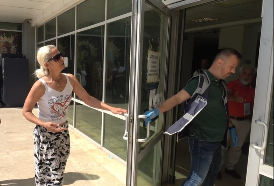 Tüm Veliler Onun İçin Seferber Oldu, Genç Kızın Hayalleri Kulağındaki Takı Yüzünden Yarım Kaldı