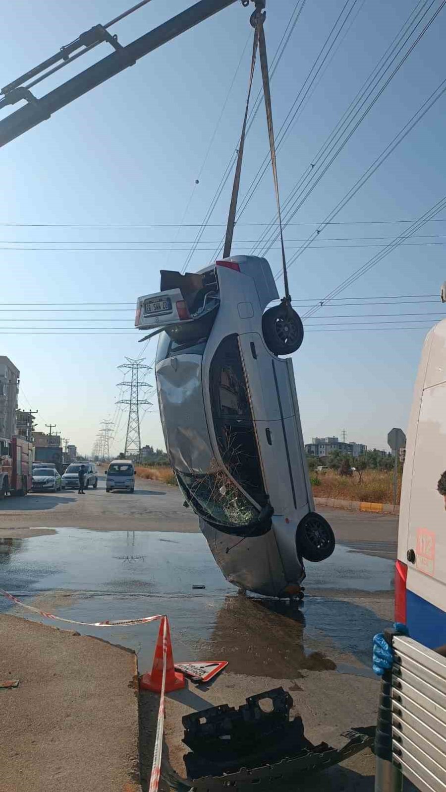 Antalya’da Otomobil Su Kanalına Düştü: 1 Ölü