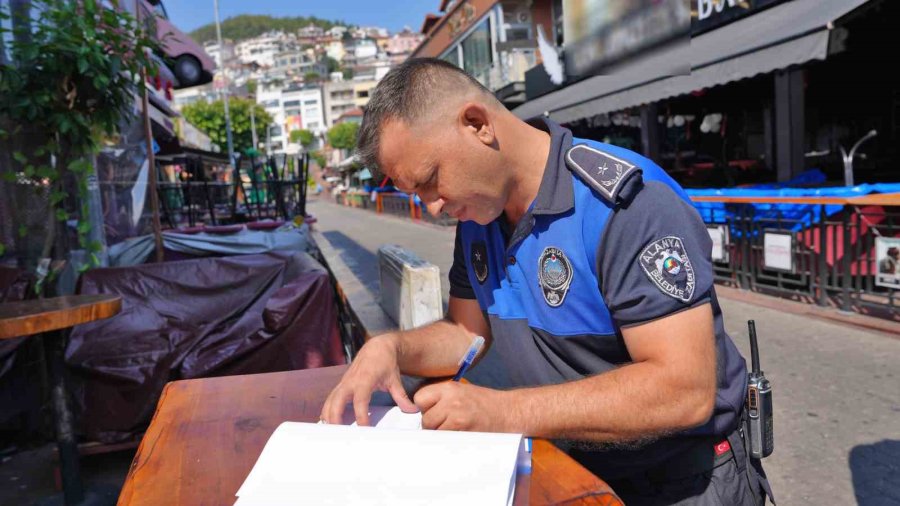 Alanya’da Adaba Aykırı Eylem Gerçekleştirilen Bar Mühürlendi