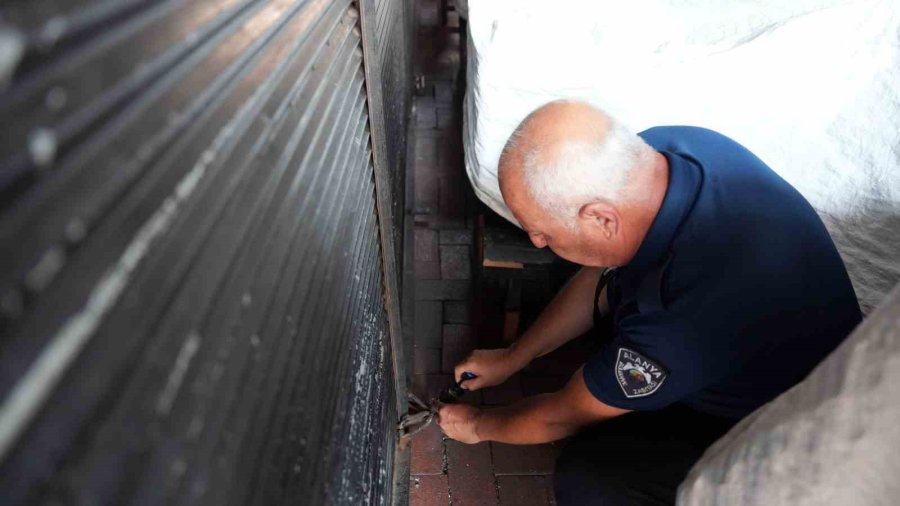Alanya’da Adaba Aykırı Eylem Gerçekleştirilen Bar Mühürlendi