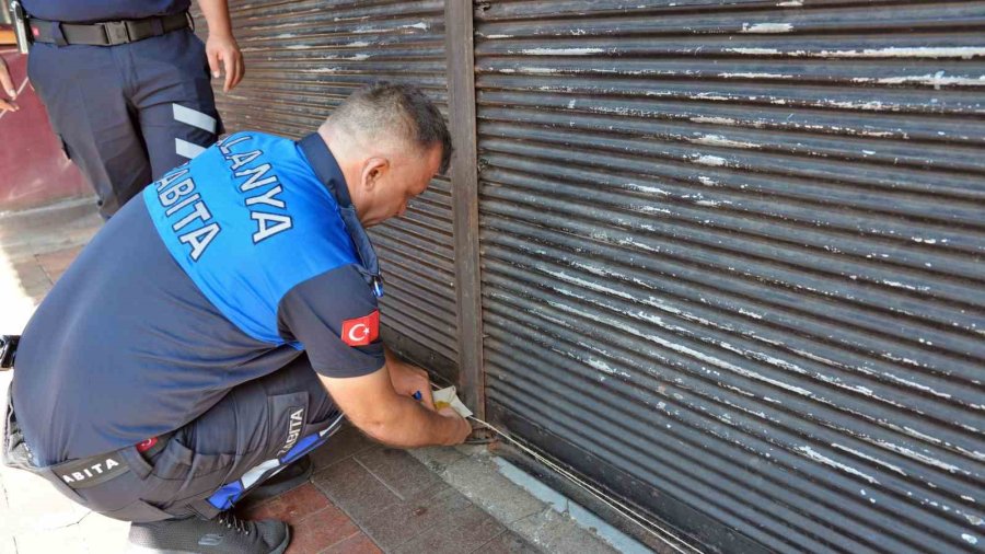 Alanya’da Adaba Aykırı Eylem Gerçekleştirilen Bar Mühürlendi