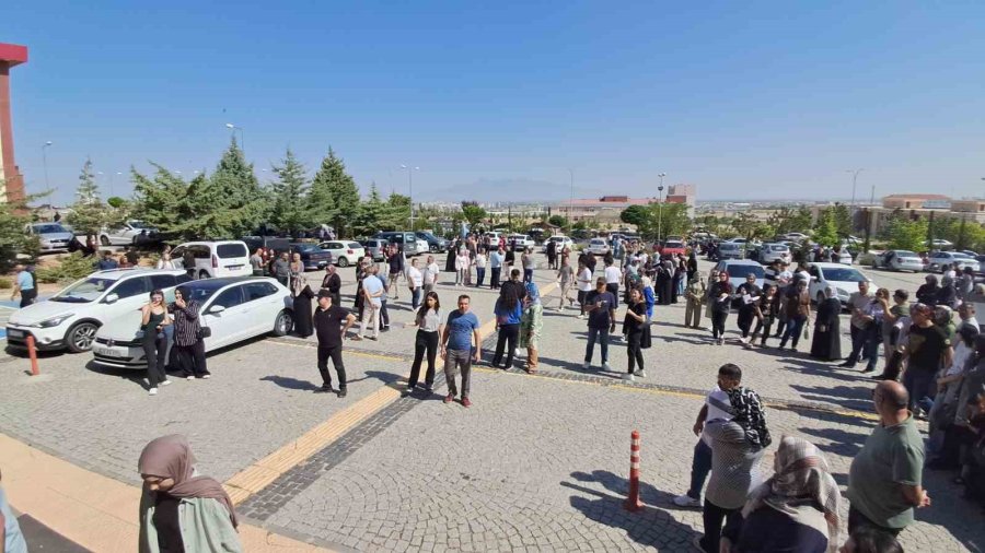 Karaman’da Yks’ye Geç Kalan Adaylar Sınava Alınmadı