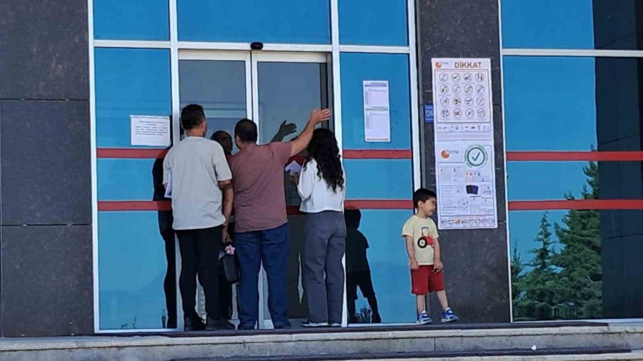 Karaman’da Yks’ye Geç Kalan Adaylar Sınava Alınmadı