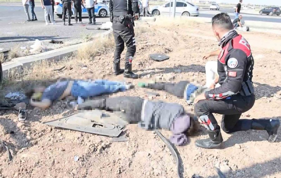 Aksaray’da Hafif Ticari Araçla Otomoblin Çarpıştığı Kazada İlk Belirlemelere Göre 1 Kişi Öldü 8 Kişi De Yaralandı. Yaralıların Refüje Savrulduğu Olay Yerinde Saglık Ekipleri Zamanla Yarışırken, Yaralılar Ambulanslarla Hastan