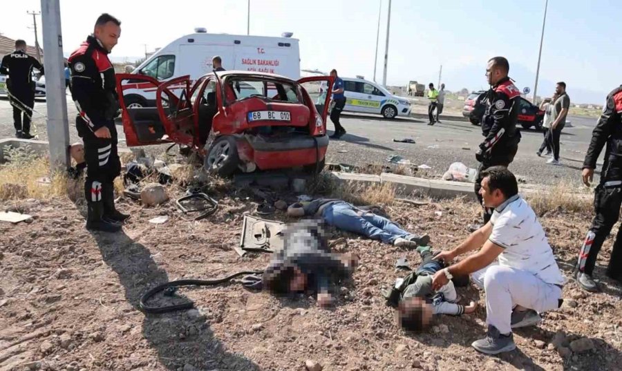 Sınava Giden Araçlar Çarpıştı: 1 Ölü, 4’ü Ağır 10 Yaralı