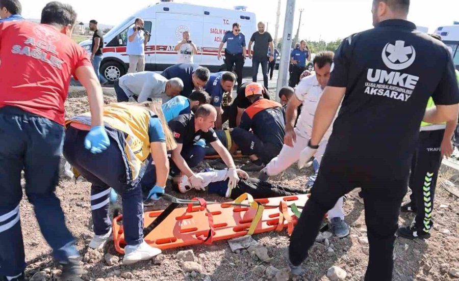 Sınava Giden Araçlar Çarpıştı: 1 Ölü, 4’ü Ağır 10 Yaralı