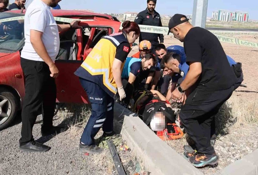 Sınava Giden Araçlar Çarpıştı: 1 Ölü, 4’ü Ağır 10 Yaralı