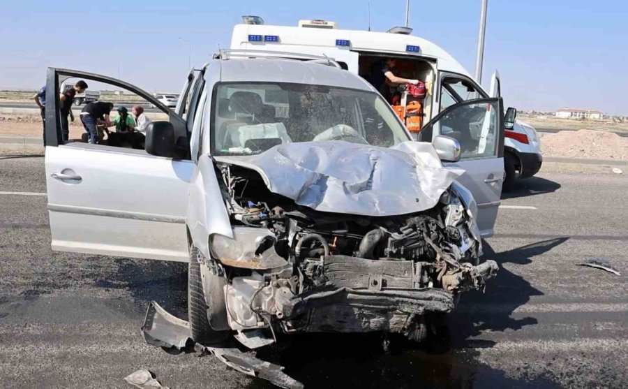 Sınava Giden Araçlar Çarpıştı: 1 Ölü, 4’ü Ağır 10 Yaralı