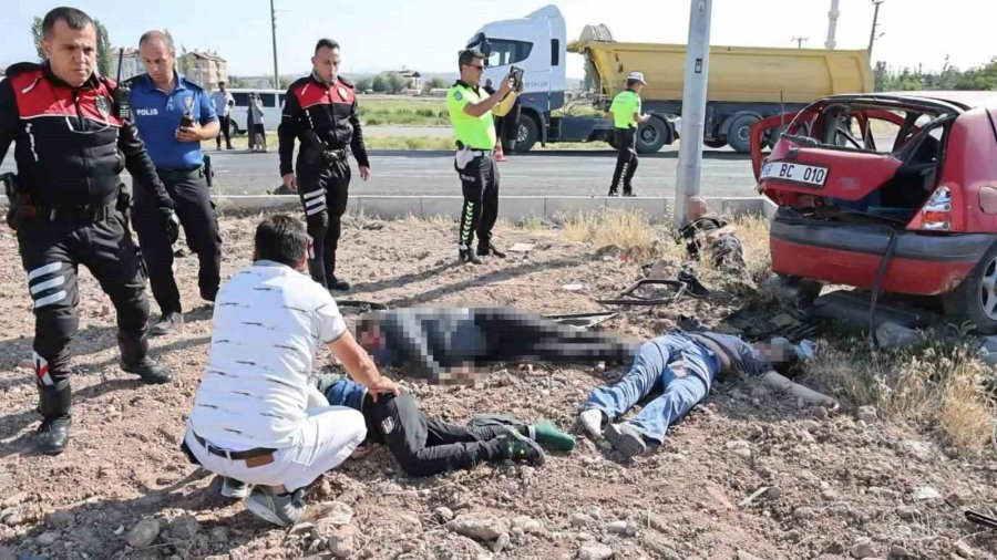 Sınava Giden Araçlar Çarpıştı: 1 Ölü, 4’ü Ağır 10 Yaralı