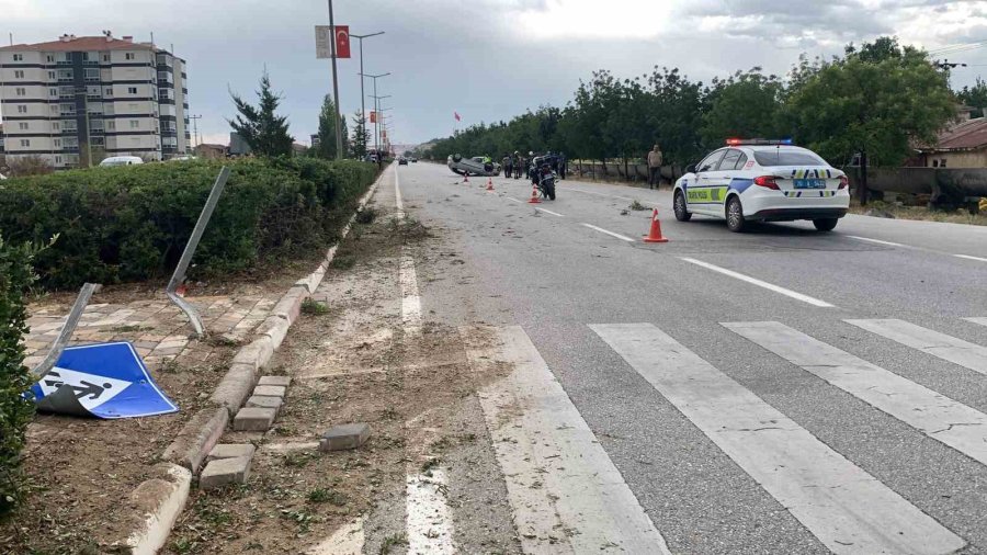 Karaman’da Otomobil Takla Attı: 2’si Çocuk 4 Yaralı